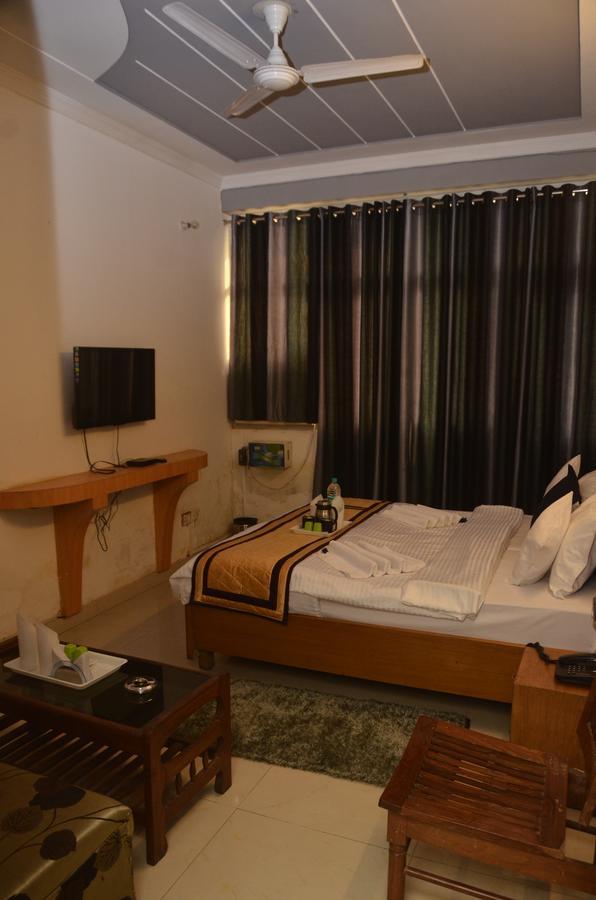 Oyo 8076 Europe Plaza 3*